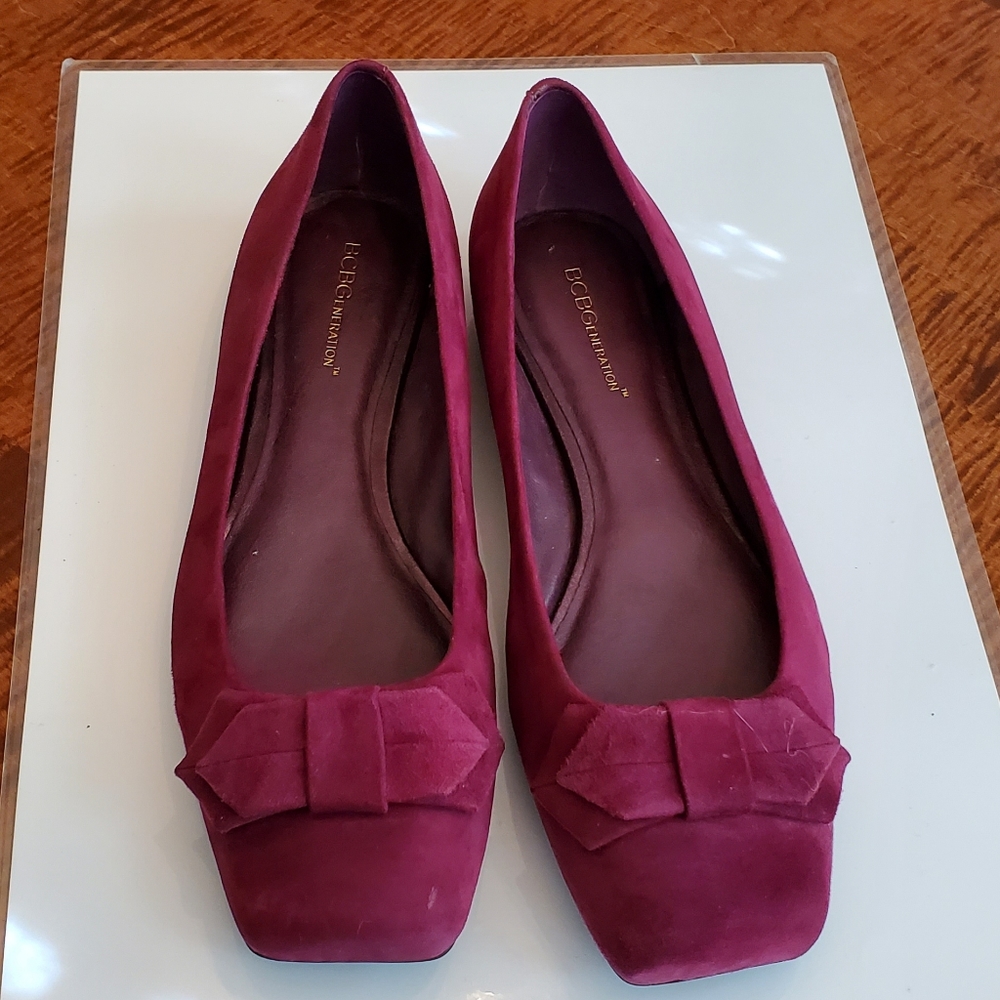 BCBGeneration suede flats